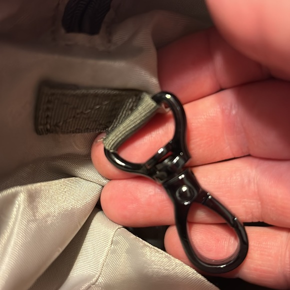 Lug Camper Travel Bag Crossbody Purse - Picture 7 of 10